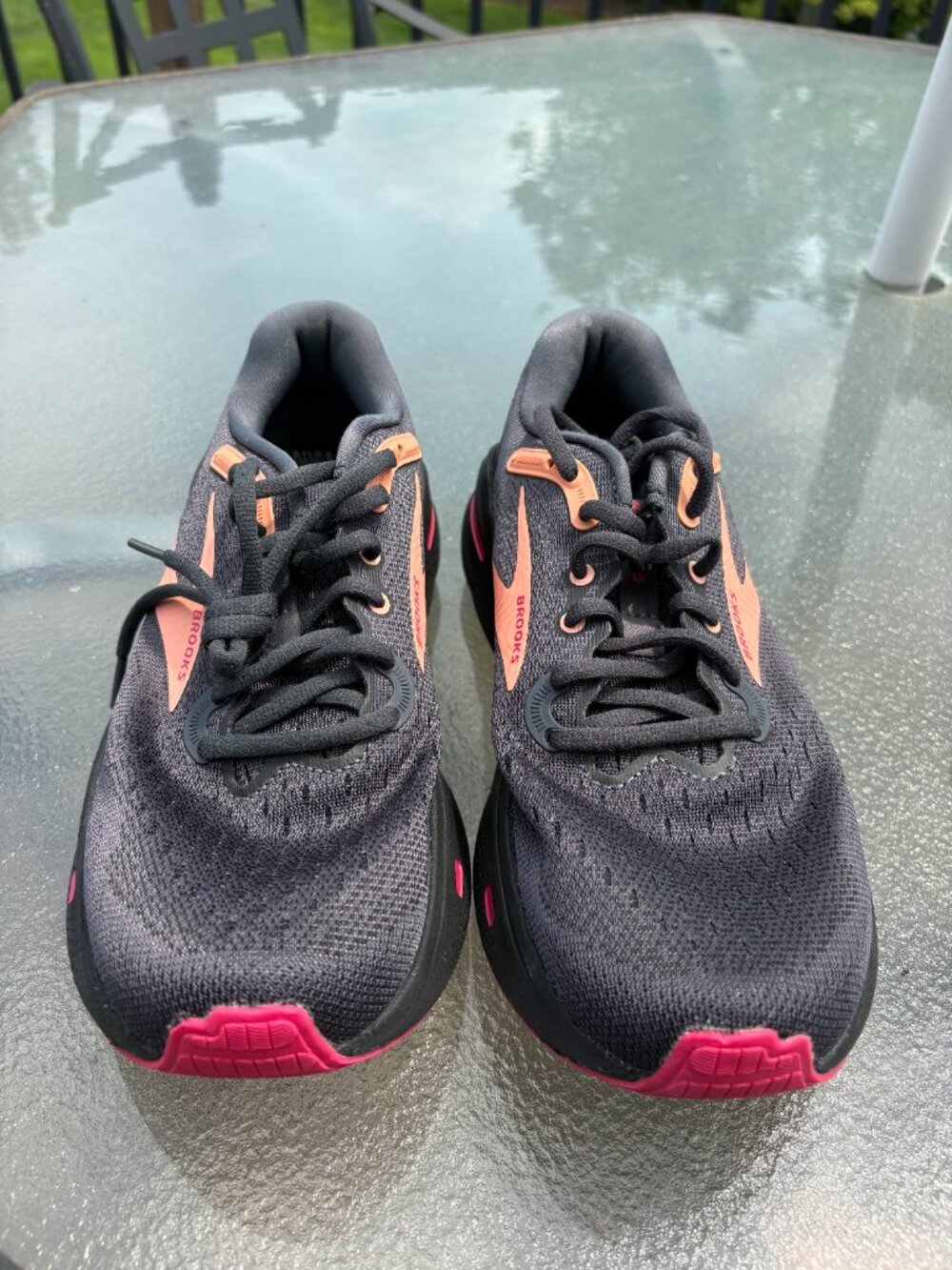 Brooks Ghost Max Black Raspberry Women's Walking Running Sneakers Shoes Size 8.5 - Picture 2 of 7